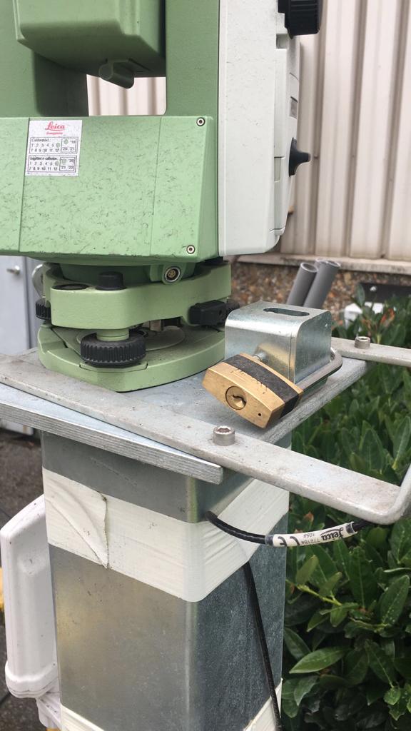 Beveiliging voor totaalstation type Tachylock of gelijkwaardig